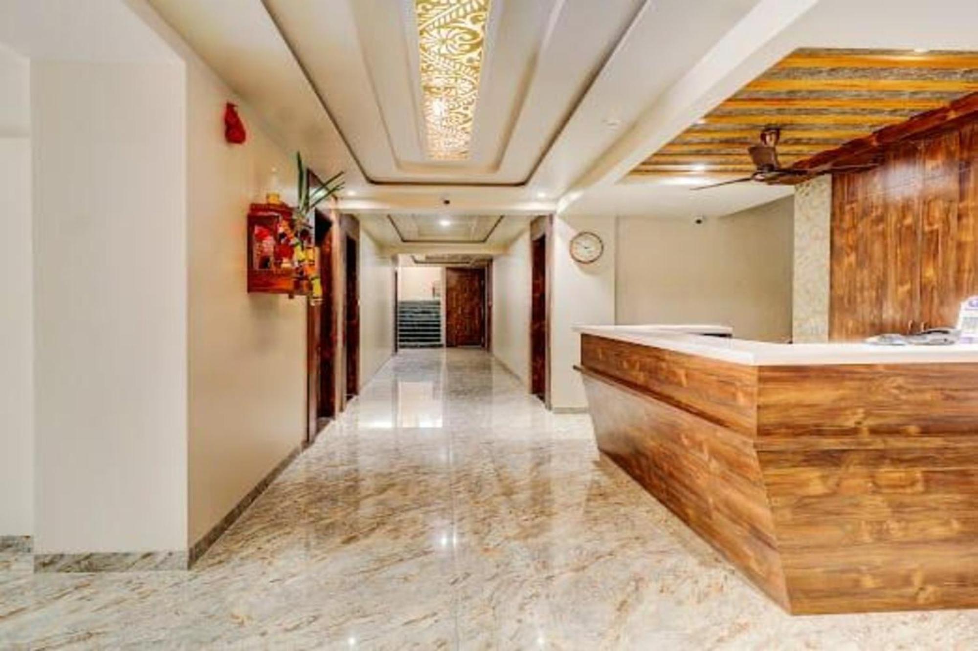 Hotel Apratim Lodging & Boarding Ulhasnagar Bagian luar foto